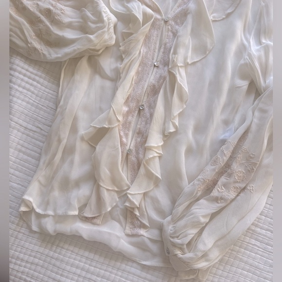 Cream Ruffled Blouse - Picture 4 of 6
